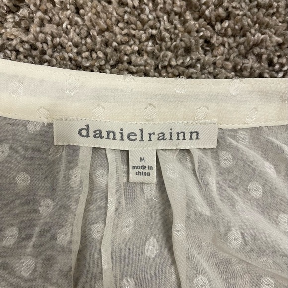 StitchFix Daniel Rainn Sleeveless Blouse with Lace, Cream, Size Medium - Picture 9 of 12